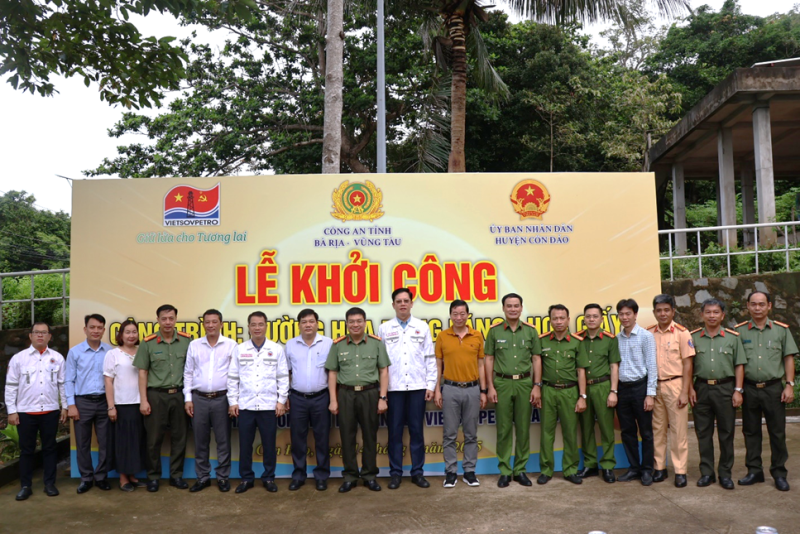 Vietsovpetro khởi công công trình “Đường hoa bằng lăng - hoa giấy” tại Côn Đảo”