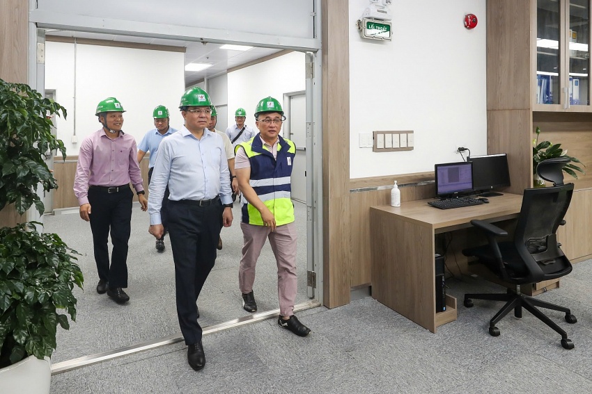 [Chùm ảnh] Chủ tịch HĐTV Petrovietnam Lê Mạnh Hùng kiểm tra hoạt động của NMNĐ Thái Bình 2”