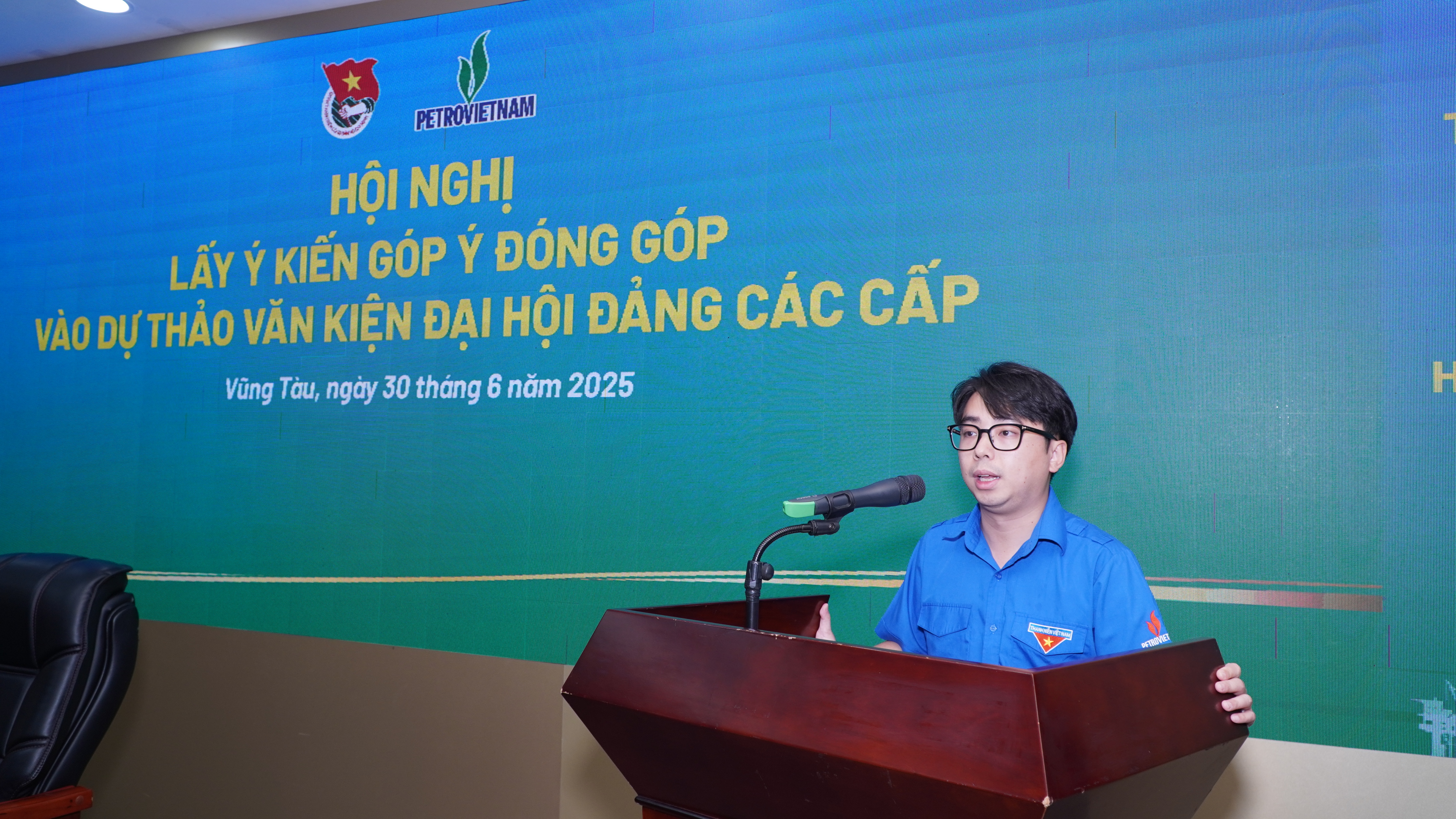 Tuổi trẻ Petrovietnam góp ý vào văn kiện Đại hội Đảng các cấp”