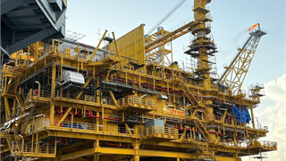 Kinh Ngu Trang – Kinh Ngu Trang Nam Field Development Project Officially Receives First Commercial Oil Flow