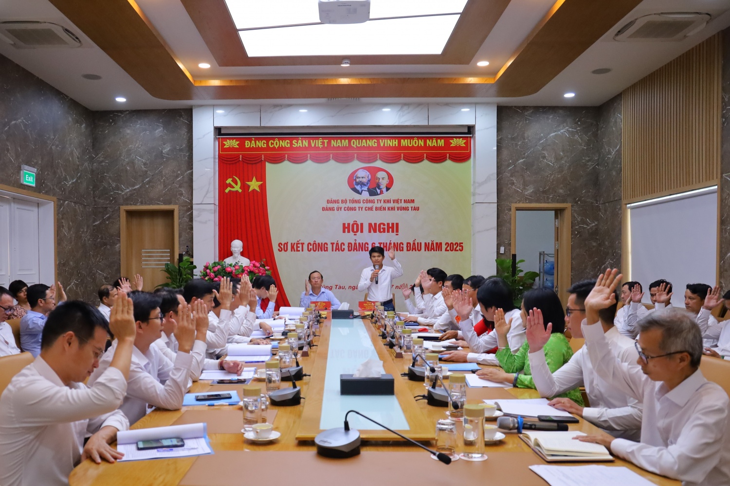 Đảng bộ PV GAS VUNG TAU hoàn thành xuất sắc công tác 6 tháng đầu năm 2025”