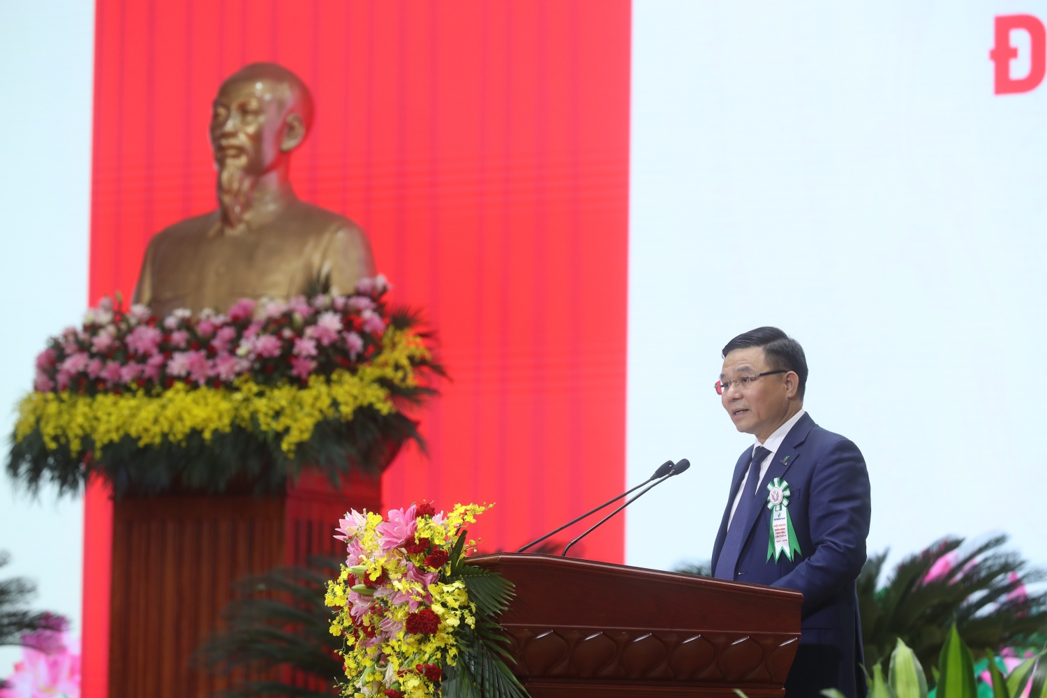 Chủ tịch HĐTV Petrovietnam Lê Mạnh Hùng kêu gọi toàn thể NLĐ ra sức thi đua hoàn thành thắng lợi các mục tiêu giai đoạn 2025-2030”