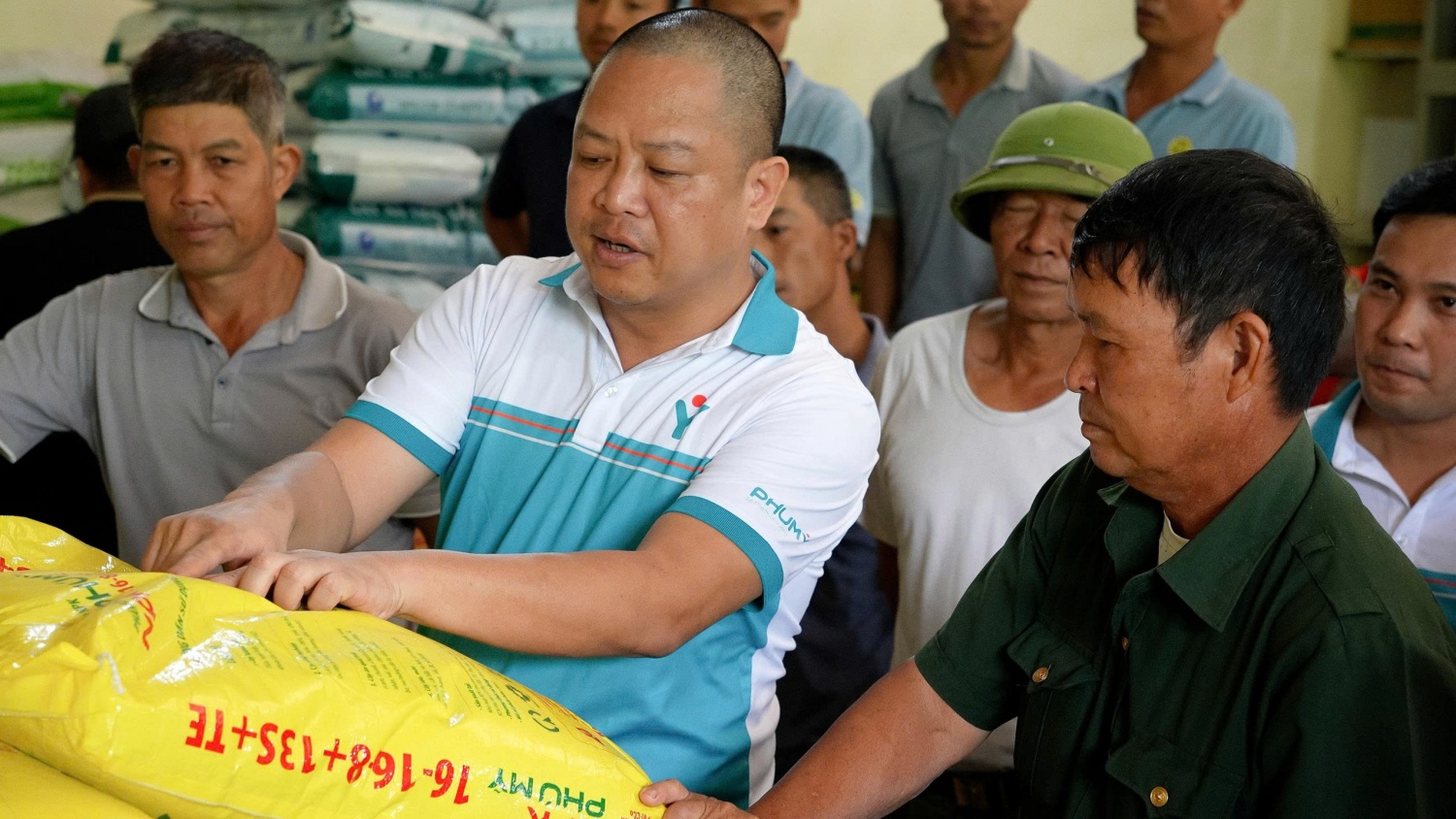 Chuyện về những người đi bán phân bón Phú Mỹ”