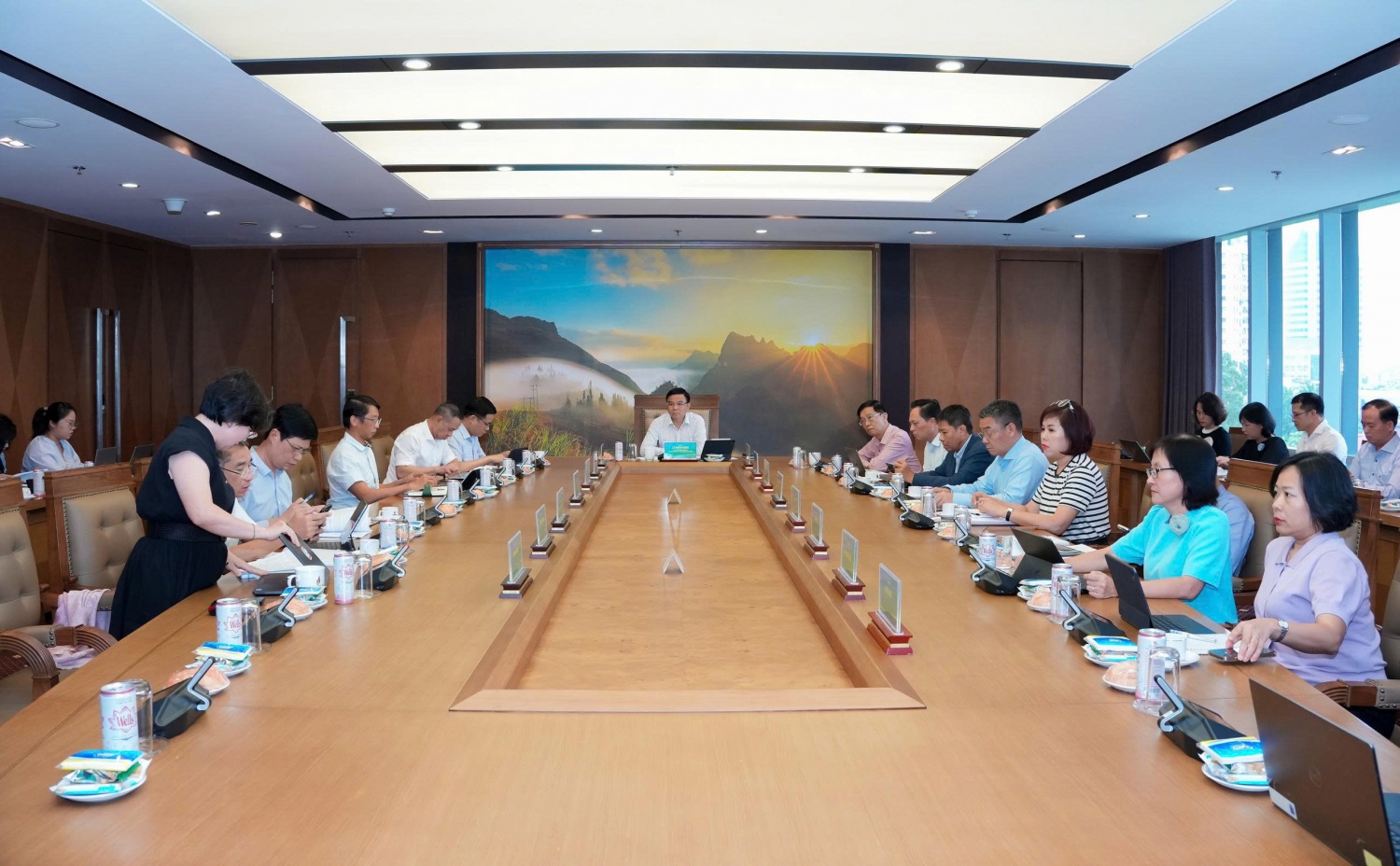 Petrovietnam tăng tốc sản phẩm mới, mở rộng thị trường quốc tế, quyết tâm hoàn thành kế hoạch năm 2025”