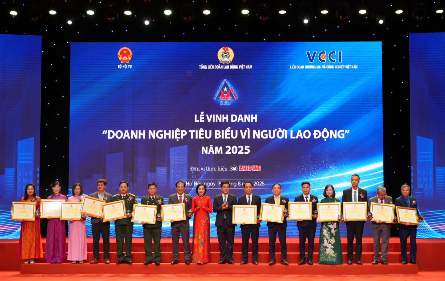 3 đơn vị Petrovietnam được vinh danh “Doanh nghiệp tiêu biểu vì người lao động” năm 2025”