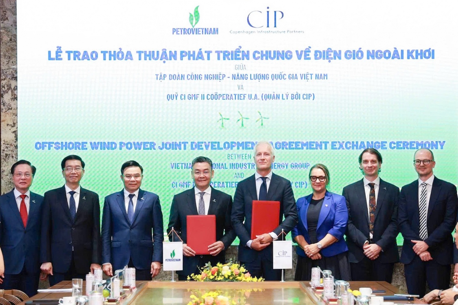 Petrovietnam và CIP trao thỏa thuận phát triển chung về điện gió ngoài khơi
