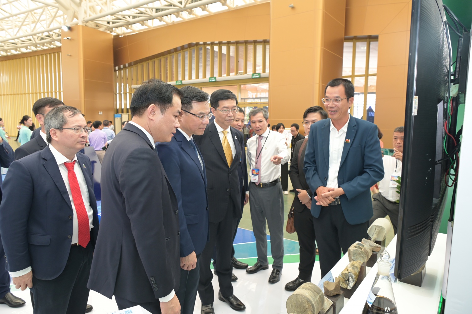 Chùm ảnh: Gian trưng bày ấn tượng của Petrovietnam tại Triển lãm thành tựu đất nước 2025