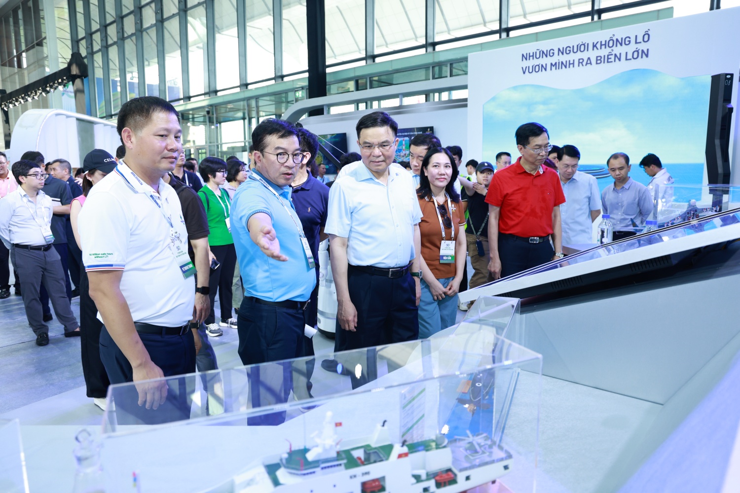 Lãnh đạo Petrovietnam khảo sát công tác chuẩn bị Lễ kỷ niệm 50 năm thành lập và Triển lãm Khoa học, Công nghệ Tập đoàn”