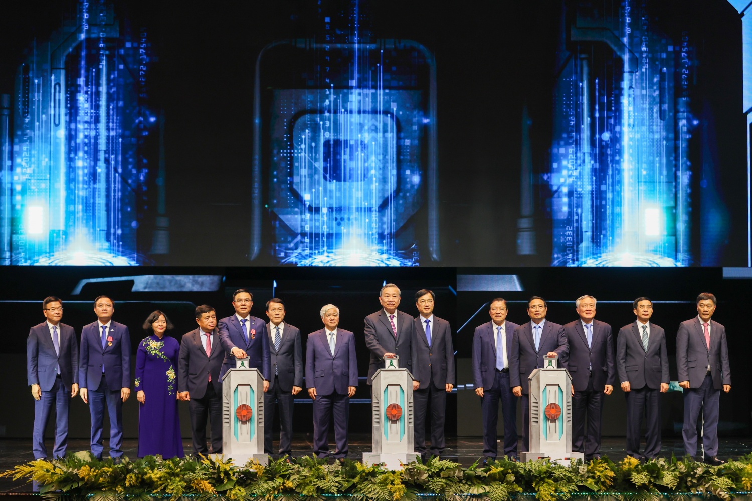 Petrovietnam khởi động chương trình xây dựng 100 phòng thực hành STEM Innovation”