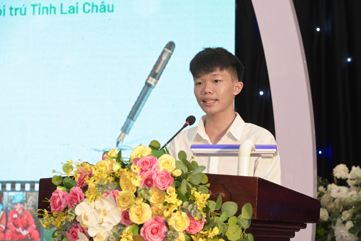 Tác giả trẻ nhất cuộc thi “Dấu ấn Petrovietnam”: Giải thưởng là lời tri ân tới thế hệ đi trước”