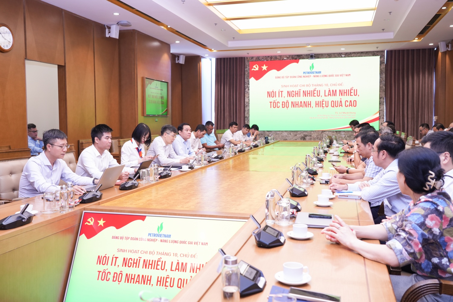 [Chùm ảnh] Đảng bộ BMQL&ĐH Petrovietnam quán triệt tinh thần “Nói ít, nghĩ nhiều, làm nhiều, tốc độ nhanh, hiệu quả cao”