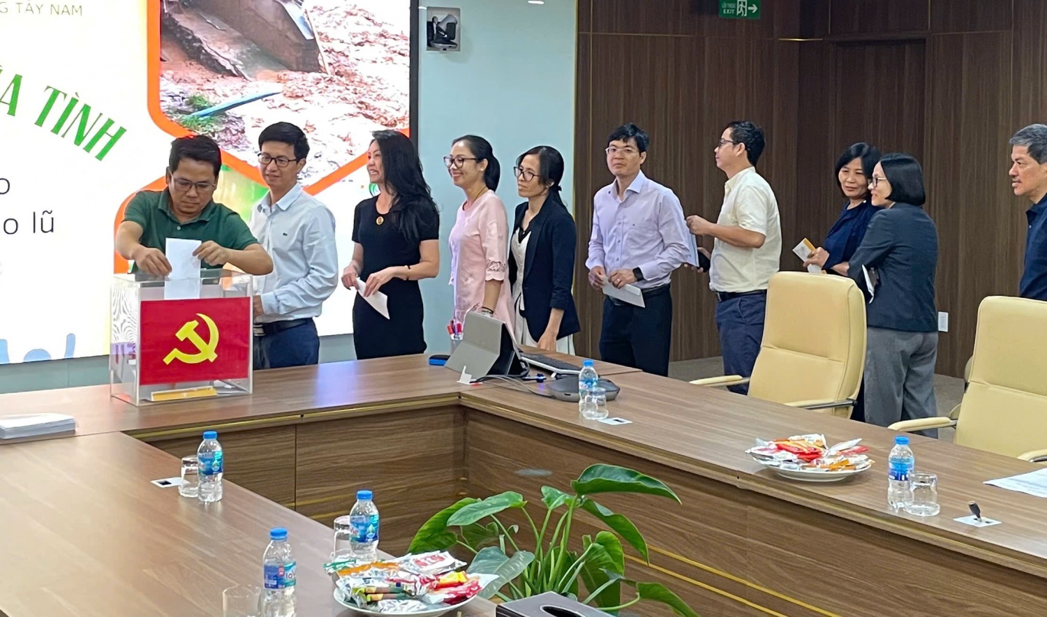 SWPOC chung tay hỗ trợ đồng bào vùng bão lũ”