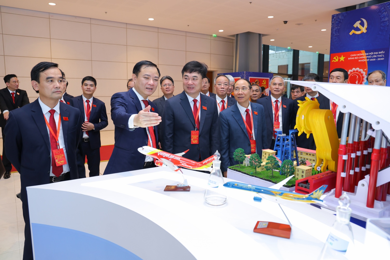 Đoàn đại biểu Đảng bộ Petrovietnam dự Đại hội Đảng bộ Chính phủ lần thứ I, nhiệm kỳ 2025-2030”