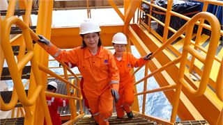 Nữ thuyền trưởng "hai giỏi" của PVTrans OFS