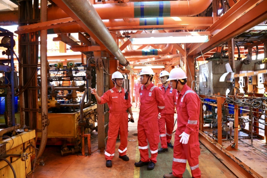 Giàn trưởng Nguyễn Duy Tứ - người giữ “nhịp sống” trên giàn Đại Hùng 01”