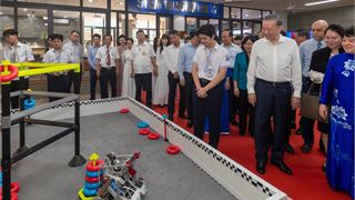 "Tôi rất ấn tượng khi Petrovietnam coi giáo dục - tri thức - công nghệ là nền tảng phát triển bền vững"