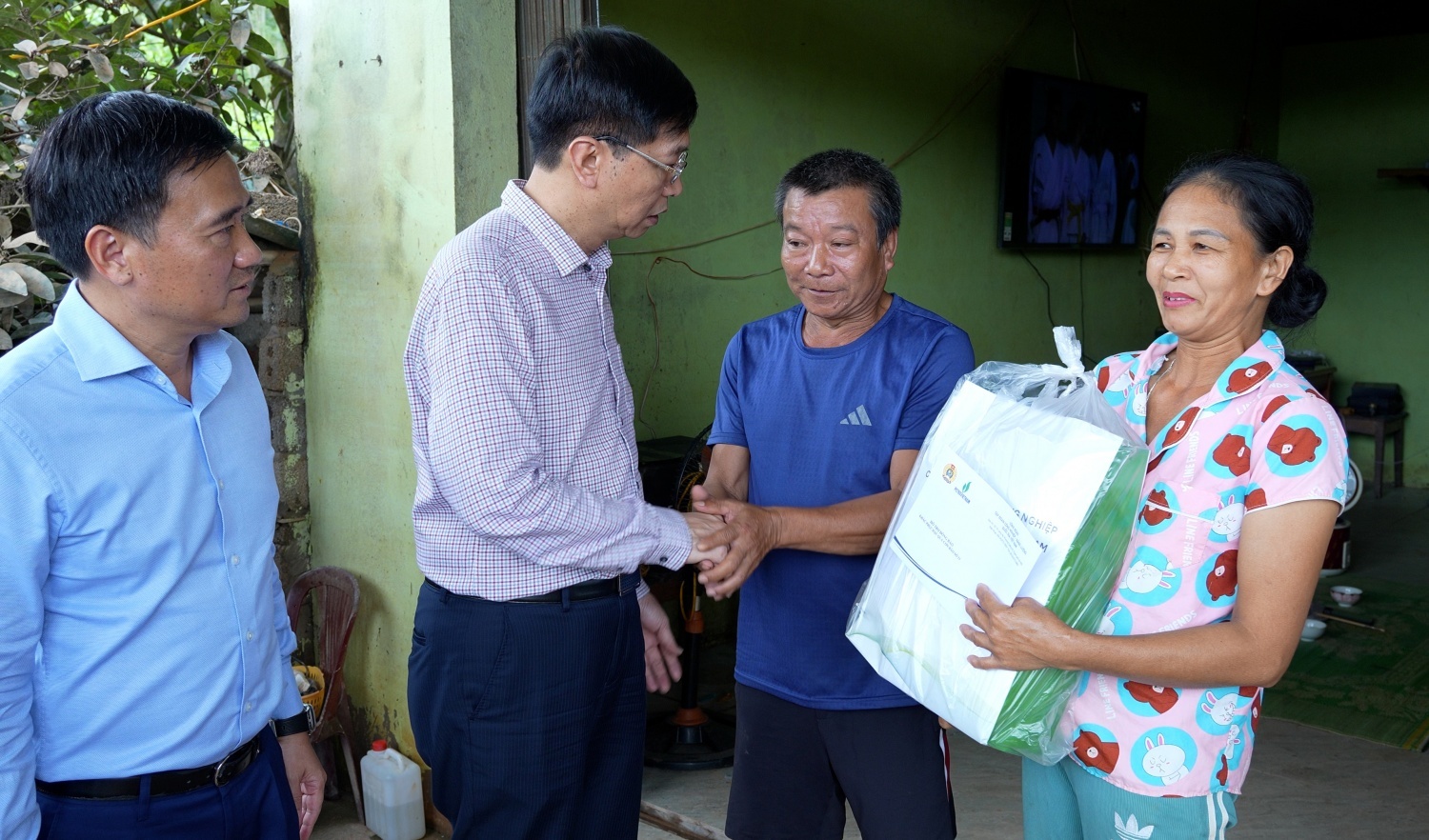 Petrovietnam lan tỏa “Nghĩa tình đong đầy” hướng về đồng bào vùng bão lũ”