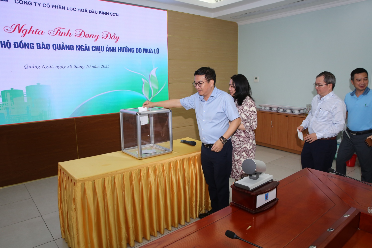 BSR quyên góp ủng hộ đồng bào Quảng Ngãi khắc phục hậu quả mưa lũ”