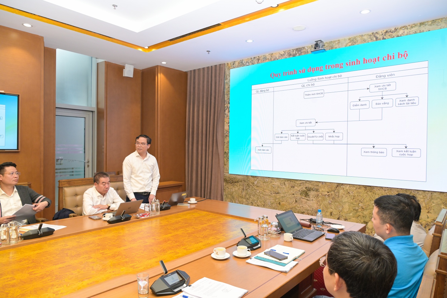 Đảng bộ BMQL&ĐH Petrovietnam chuyển đổi số mạnh mẽ, tiên phong triển khai “Sổ tay đảng viên điện tử”