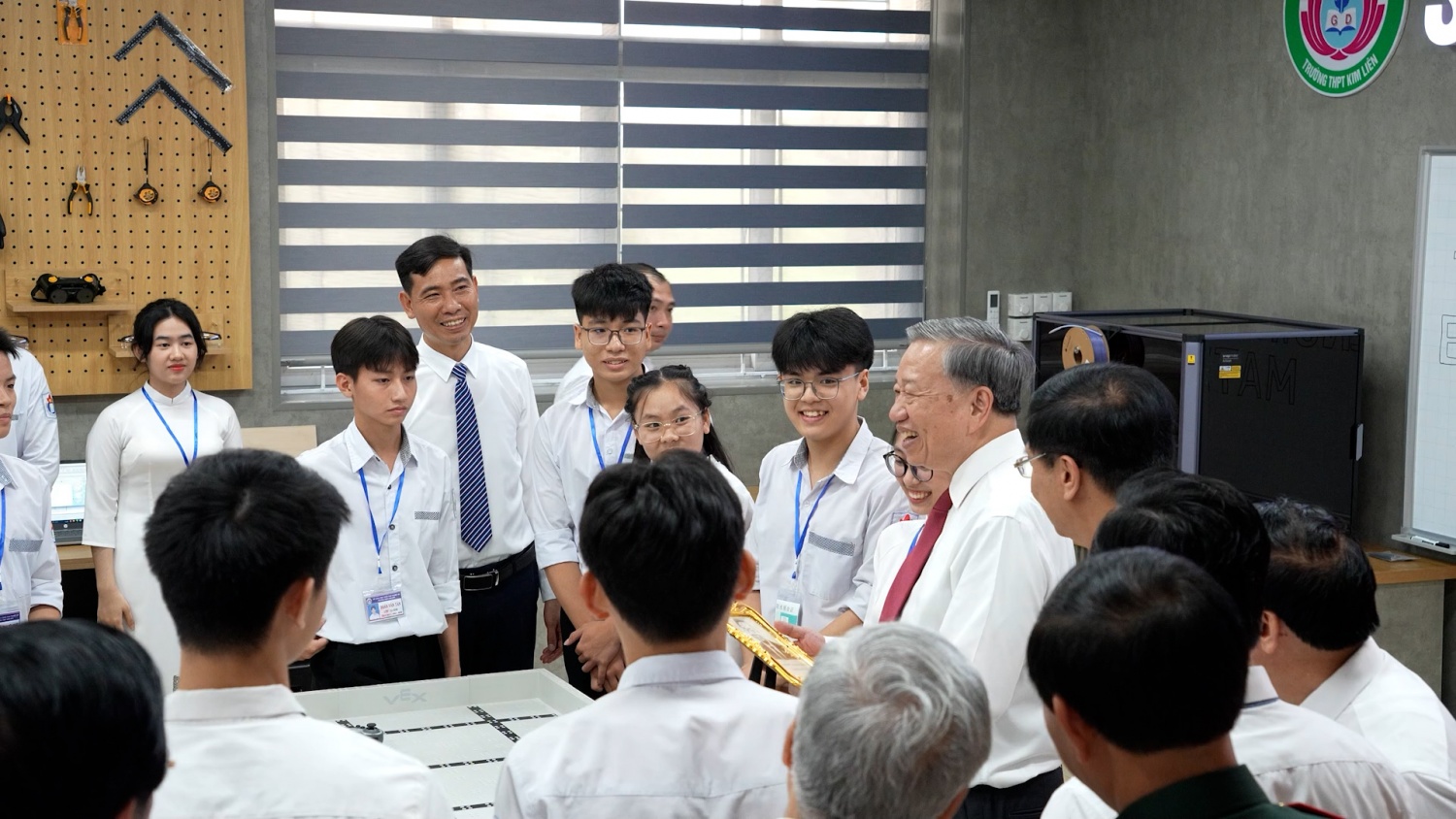 “STEM Innovation Petrovietnam”: Từ trang sách đến thực hành sáng tạo”