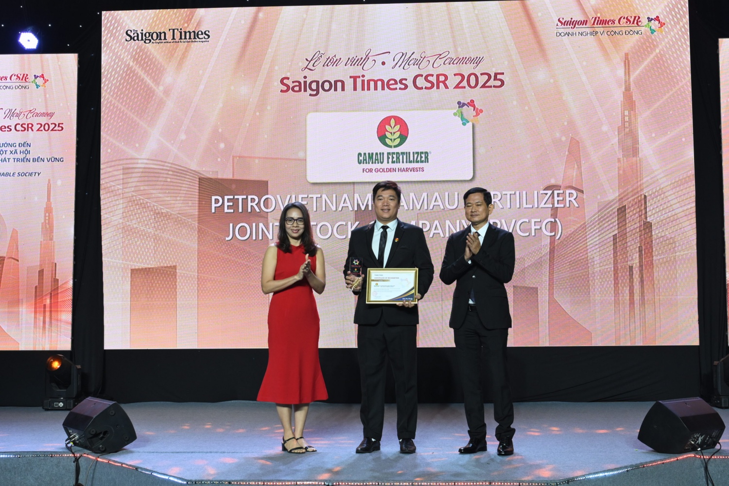 Phân bón Cà Mau: Doanh nghiệp vì cộng đồng 4 năm liên tiếp”