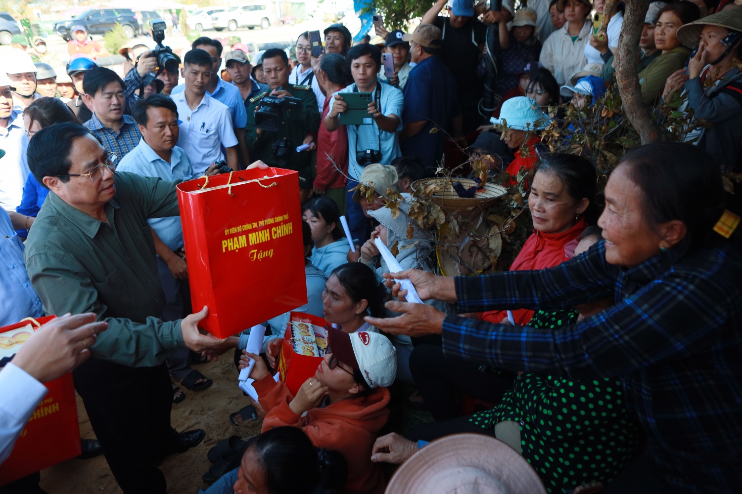 Petrovietnam chung tay cùng Gia Lai tái thiết nhà người dân bị ảnh hưởng do bão số 13