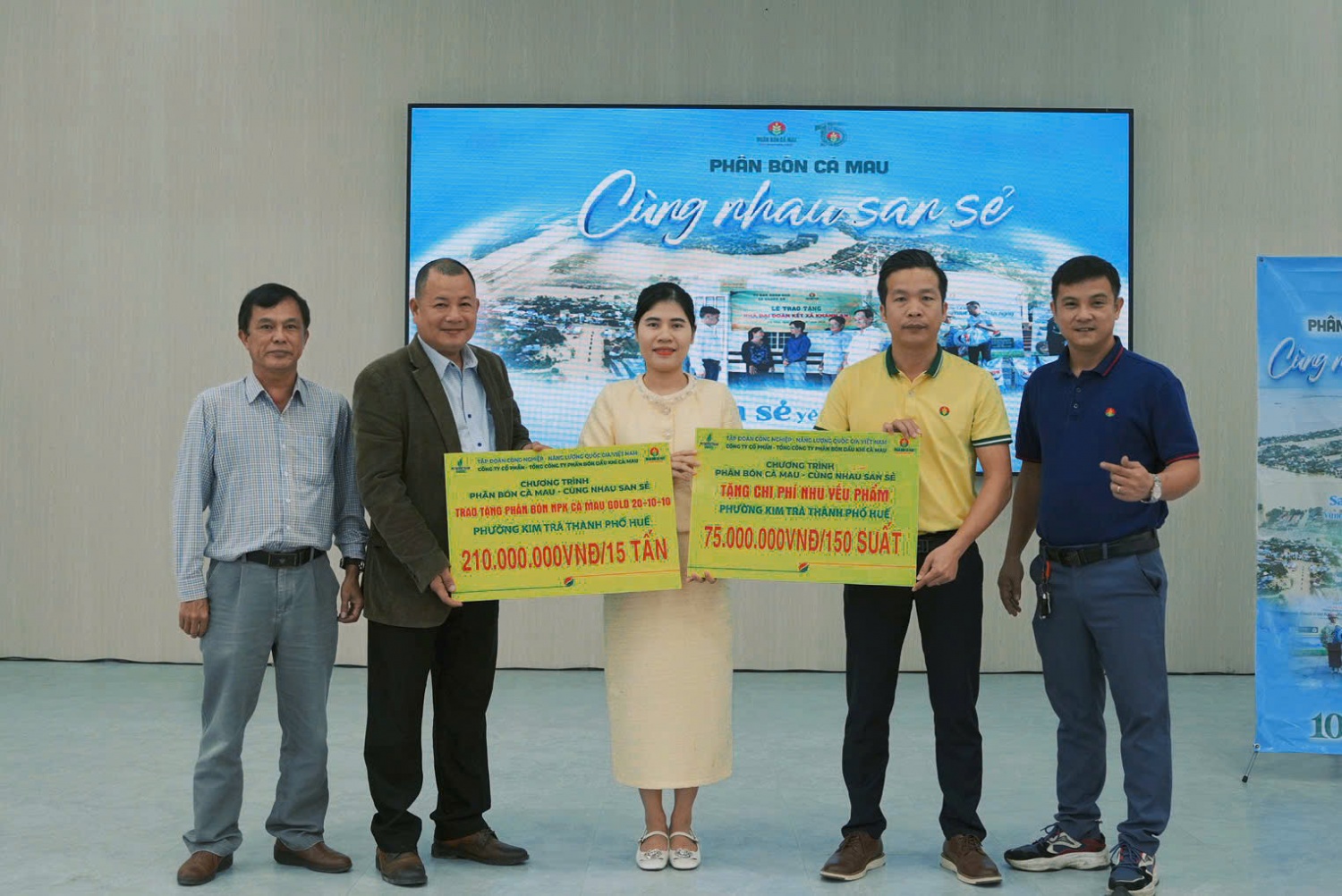 Phân bón Cà Mau đồng hành cùng Kim Trà (Huế) hồi phục sau 4 đợt ngập lụt”