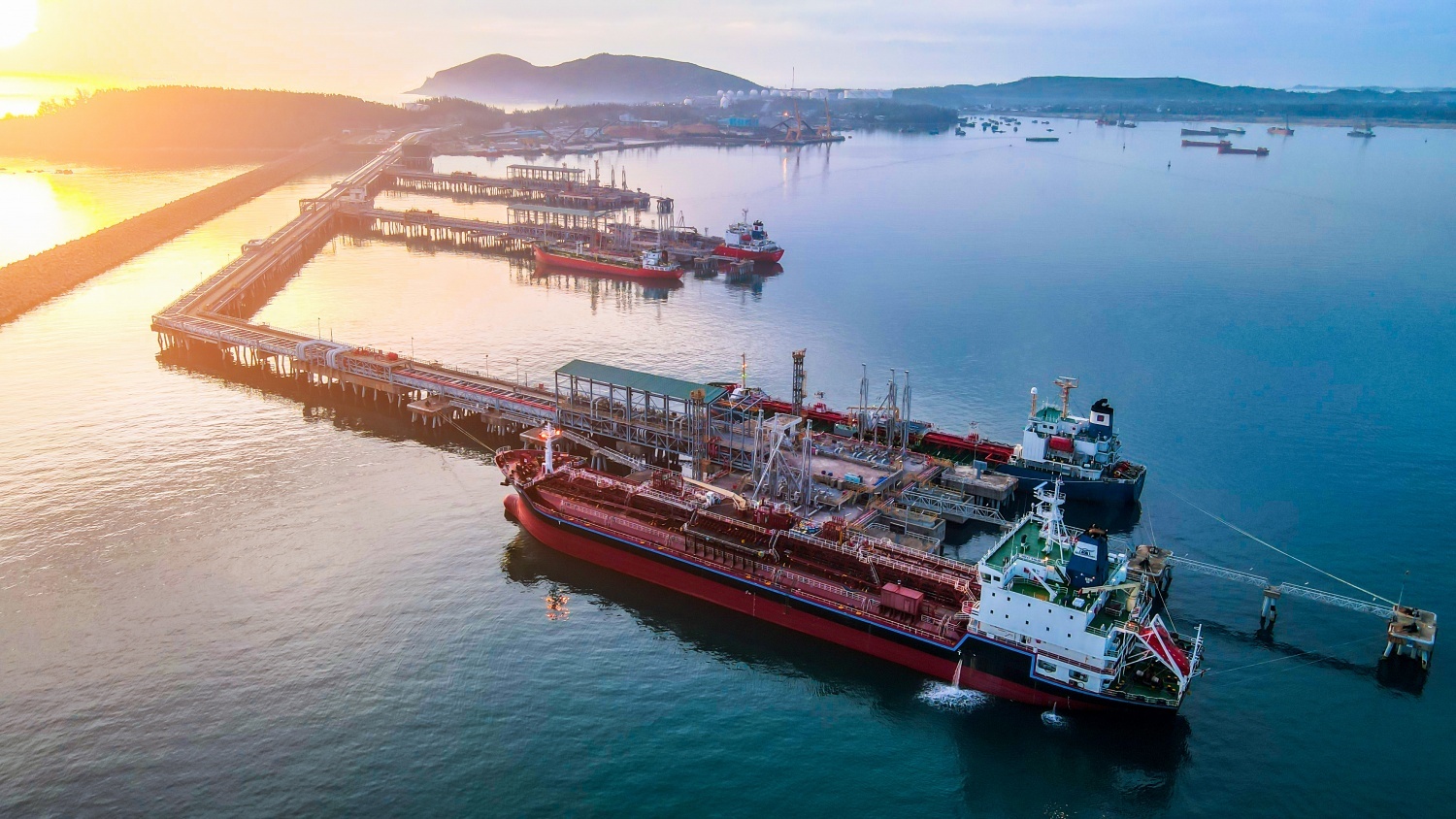 Petrovietnam vượt khó năm 2025: Thích ứng linh hoạt, giữ nhịp tăng trưởng