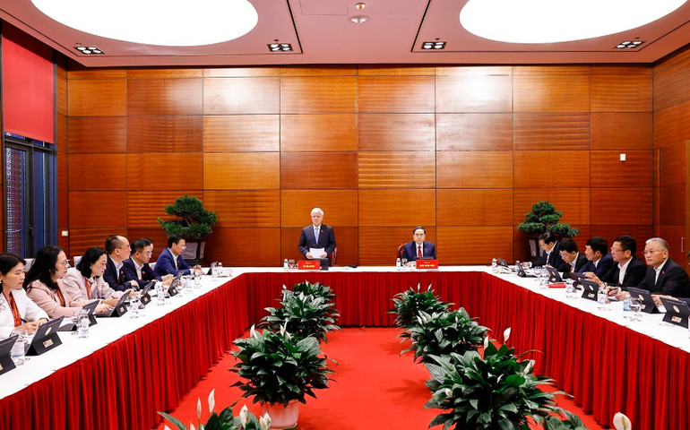 Phát huy cao độ trách nhiệm, trí tuệ và tâm huyết thảo luận Văn kiện, góp phần quan trọng vào thành công của Đại hội