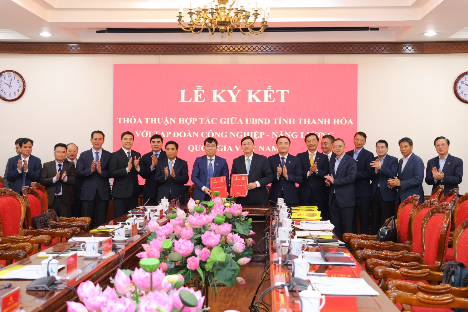 Tỉnh Thanh Hóa và Petrovietnam ký thỏa thuận hợp tác toàn diện, thúc đẩy phát triển công nghiệp - năng lượng