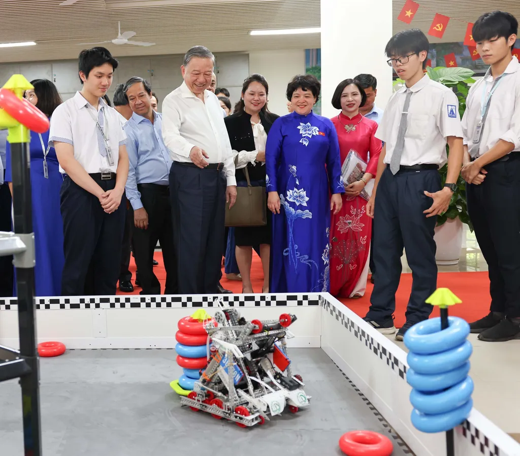 STEM Innovation Petrovietnam opens global pathways for Vietnamese students