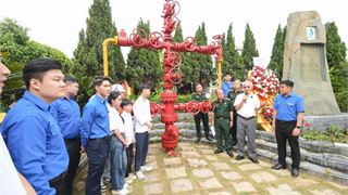 Hành trình bốn mươi lăm năm giữ lửa