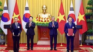 Vietnam - South Korea exchange 12 cooperation documents, including 2 documents on nuclear power