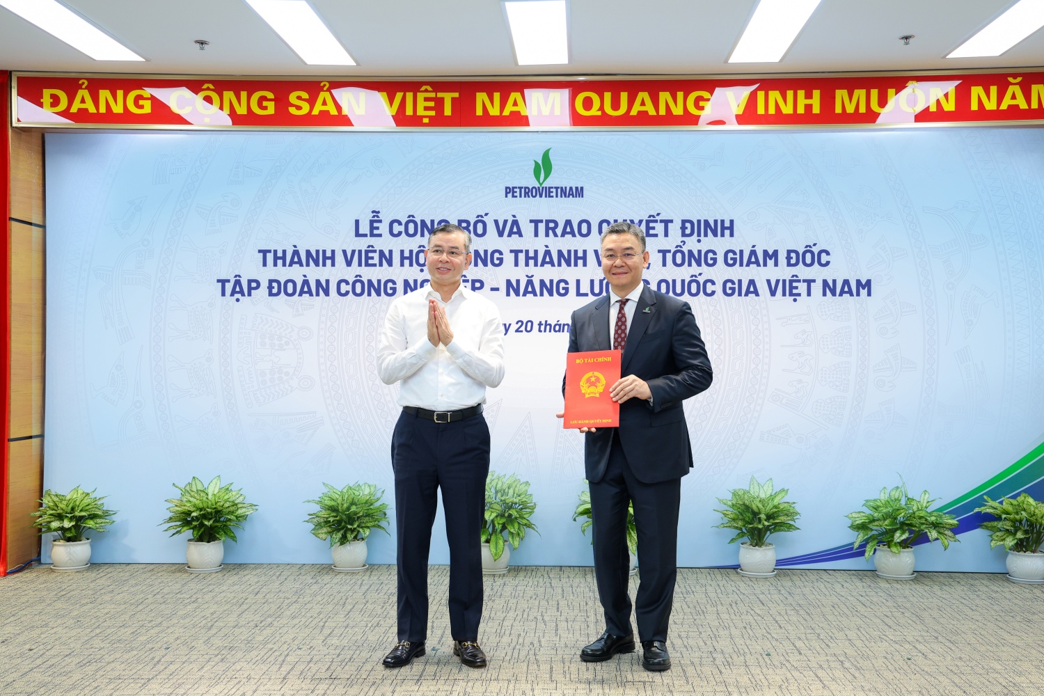 Petrovietnam names Le Manh Cuong as CEO