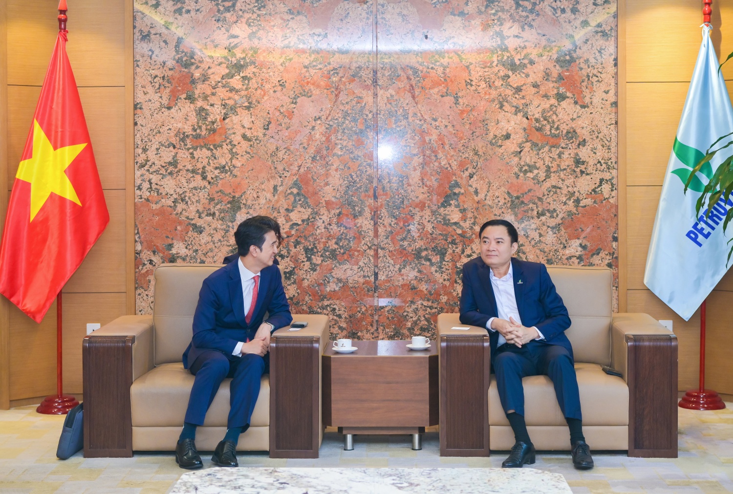 Petrovietnam và SK Innovation trao đổi hợp tác trong lĩnh vực năng lượng và công nghệ