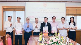 Hội CCB Petrovietnam thăm, tặng quà thương binh, con liệt sĩ tại Trung ương Hội CCB Việt Nam