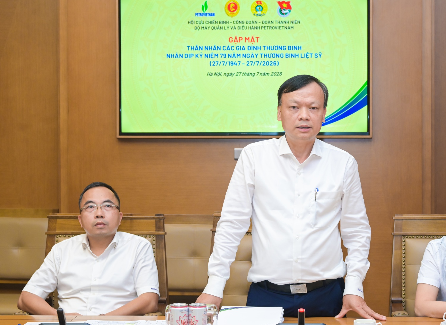 Đồng chí Lê Quang Toán, Phó Chủ tịch Thường trực Hội Cựu chiến binh Petrovietnam, Chủ tịch Hội Cựu chiến binh Bộ máy Quản lý Điều hành phát biểu tại buổi gặp mặt