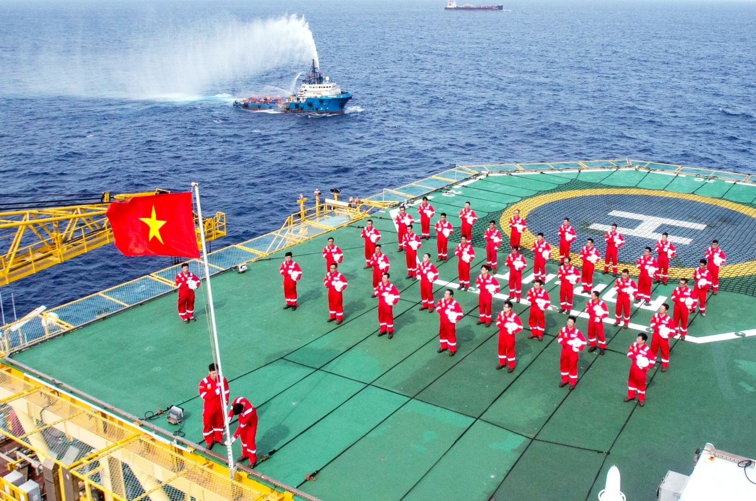 Công tác tuyên giáo không chỉ thực hiện nhiệm vụ giáo dục chính trị, tư tưởng mà còn góp phần lưu giữ, bồi đắp và lan tỏa những giá trị truyền thống, văn hóa của người Petrovietnam qua nhiều thế hệ.