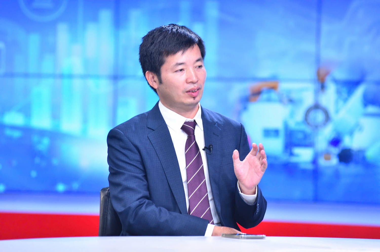 Ông Nguyễn Quang Huy, Giám đốc điều hành Khoa Tài chính - Ngân hàng, Trường Đại học Nguyễn Trãi.