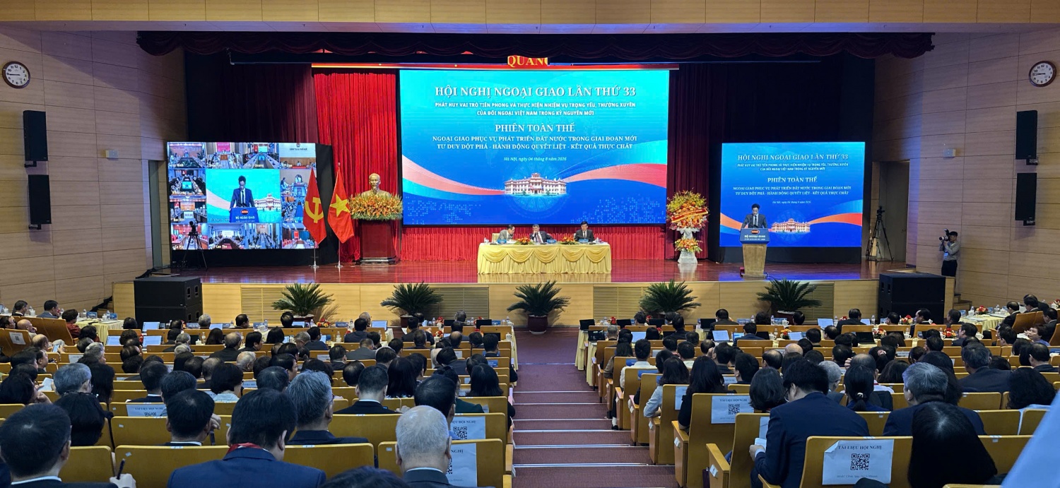 Toàn cảnh phiên toàn thể