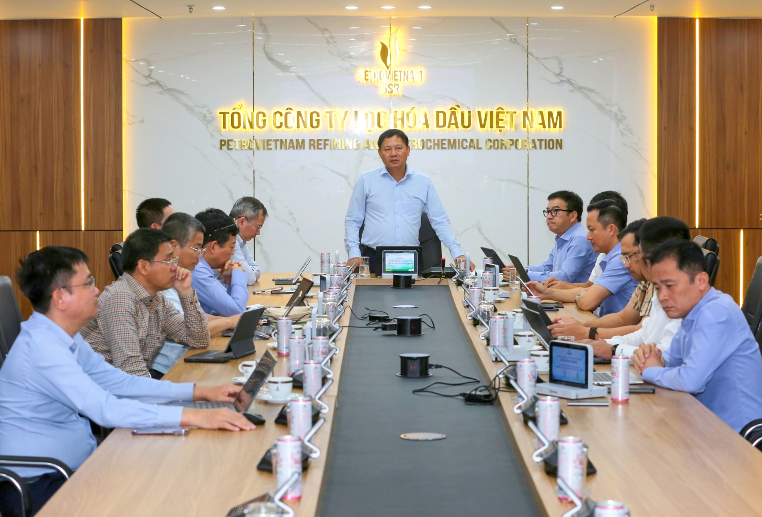 Ông Bùi Ngọc Dương - Chủ tịch HĐQT, Trưởng Ban Chỉ đạo phát triển KHCN, ĐMST và CĐS BSR phát biểu yêu cầu triển khai thực hiện các kế hoạch đã đề ra với nguyên tắc 