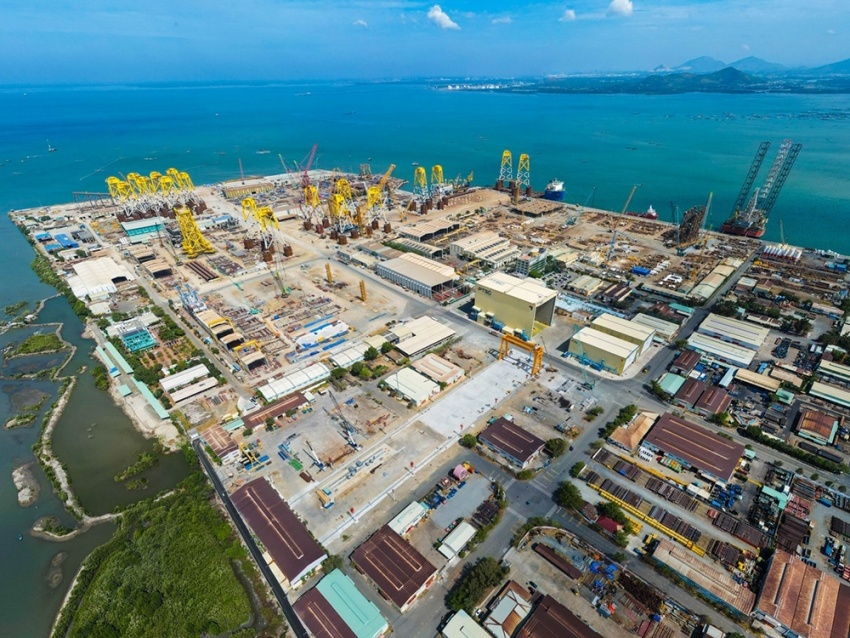 Cảng Dầu khí và Dịch vụ Năng lượng tái tạo (PTSC Supply Base)