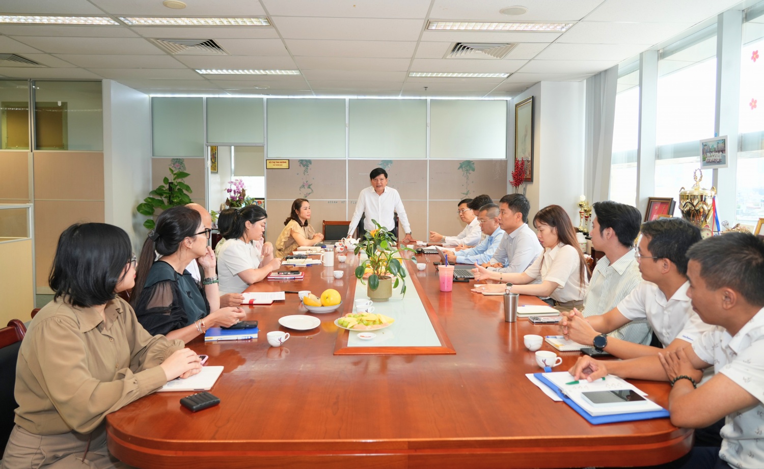 Đồng chí Trần Quang Dũng - Phó Bí thư Thường trực Đảng ủy Petrovietnam sinh hoạt tại Chi bộ Tuyên giáo - Truyền thông.