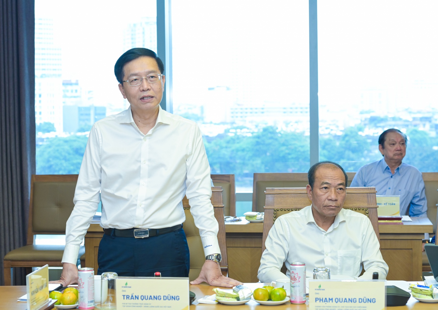 Đồng chí Trần Quang Dũng - Phó Bí thư Thường trực Đảng ủy Petrovietnam phát biểu tại hội nghị.