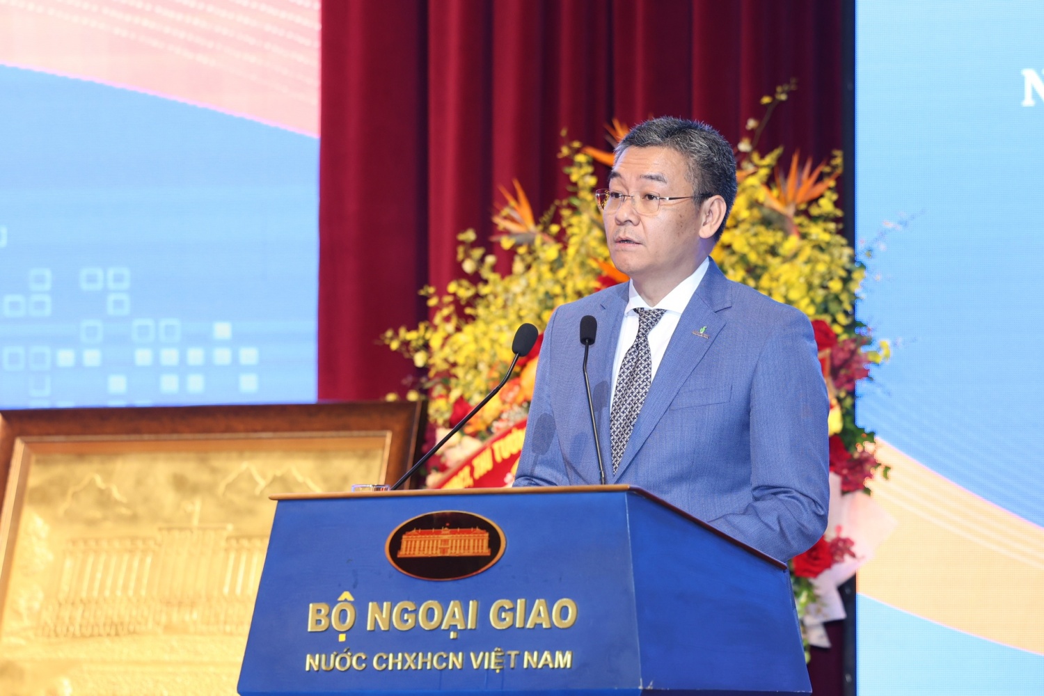 Tổng Giám đốc Petrovietnam Lê Mạnh Cường trình bày tham luận tại Phiên toàn thể trong khuôn khổ Hội nghị Ngoại giao lần thứ 33.