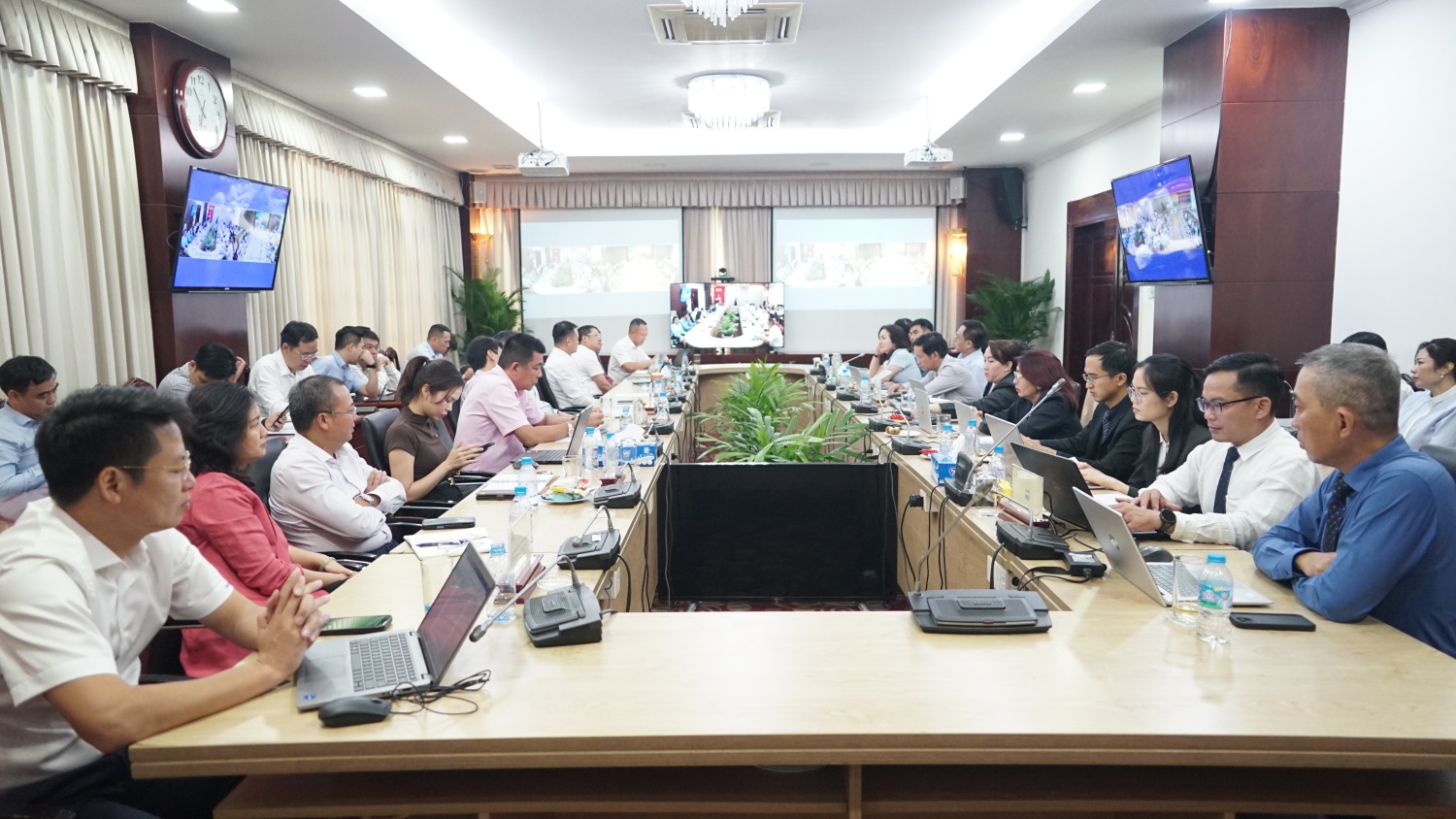 Các đại biểu tham dự hội thảo tại điểm cầu TP HCM.