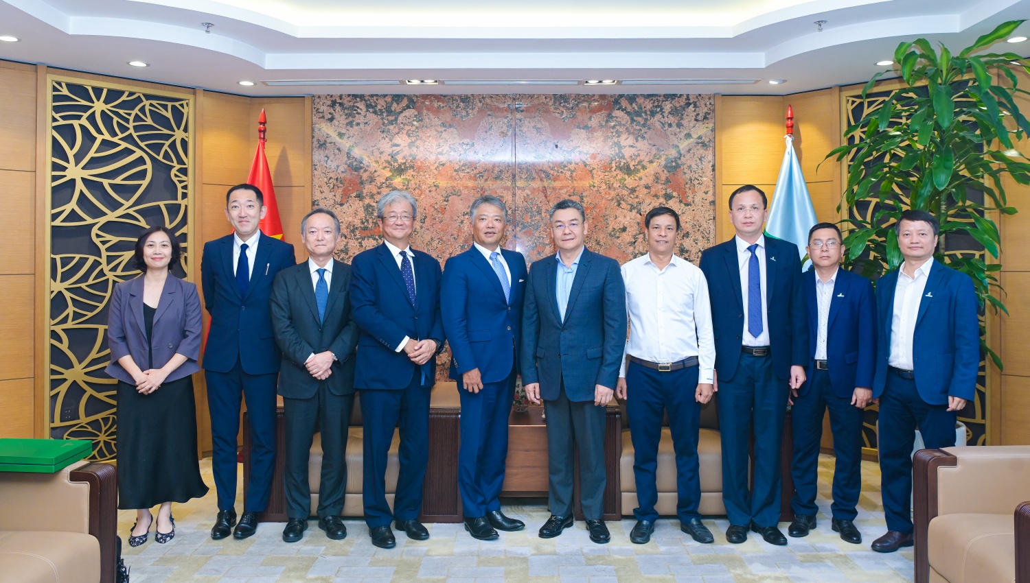 Các đại biểu dự buổi làm việc