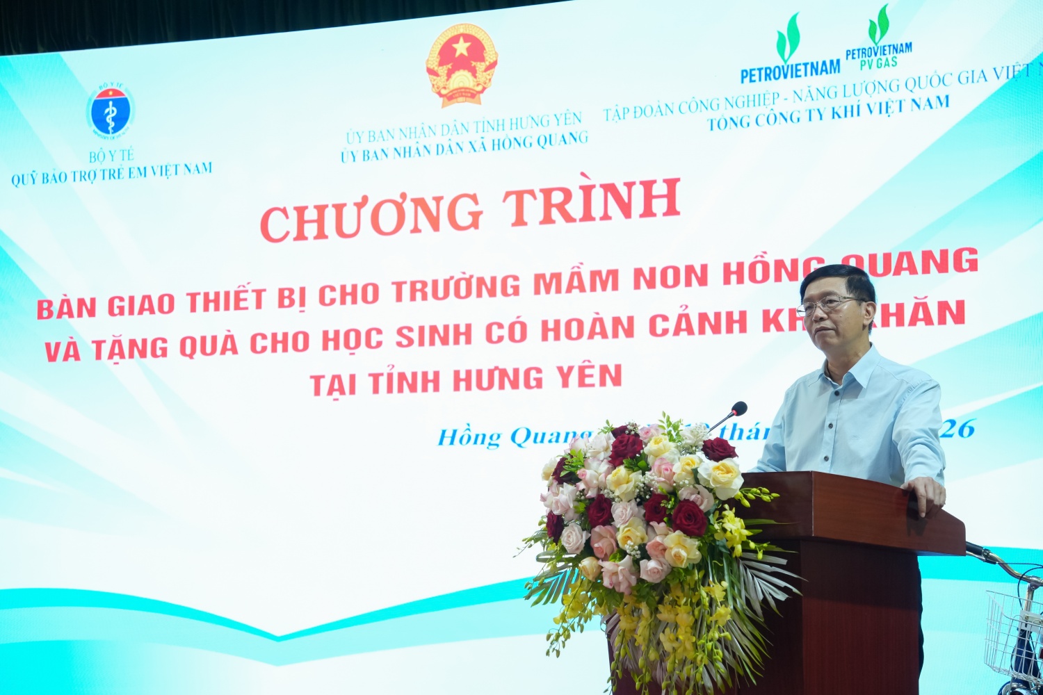 Đồng chí Trần Quang Dũng - Phó Bí thư Thường trực Đảng ủy PETROVIETNAM: trong 5 năm qua, PETROVIETNAM đã thực hiện công tác an sinh xã hội trên địa bàn Hưng Yên với tổng kinh phí khoảng 380 tỷ đồng