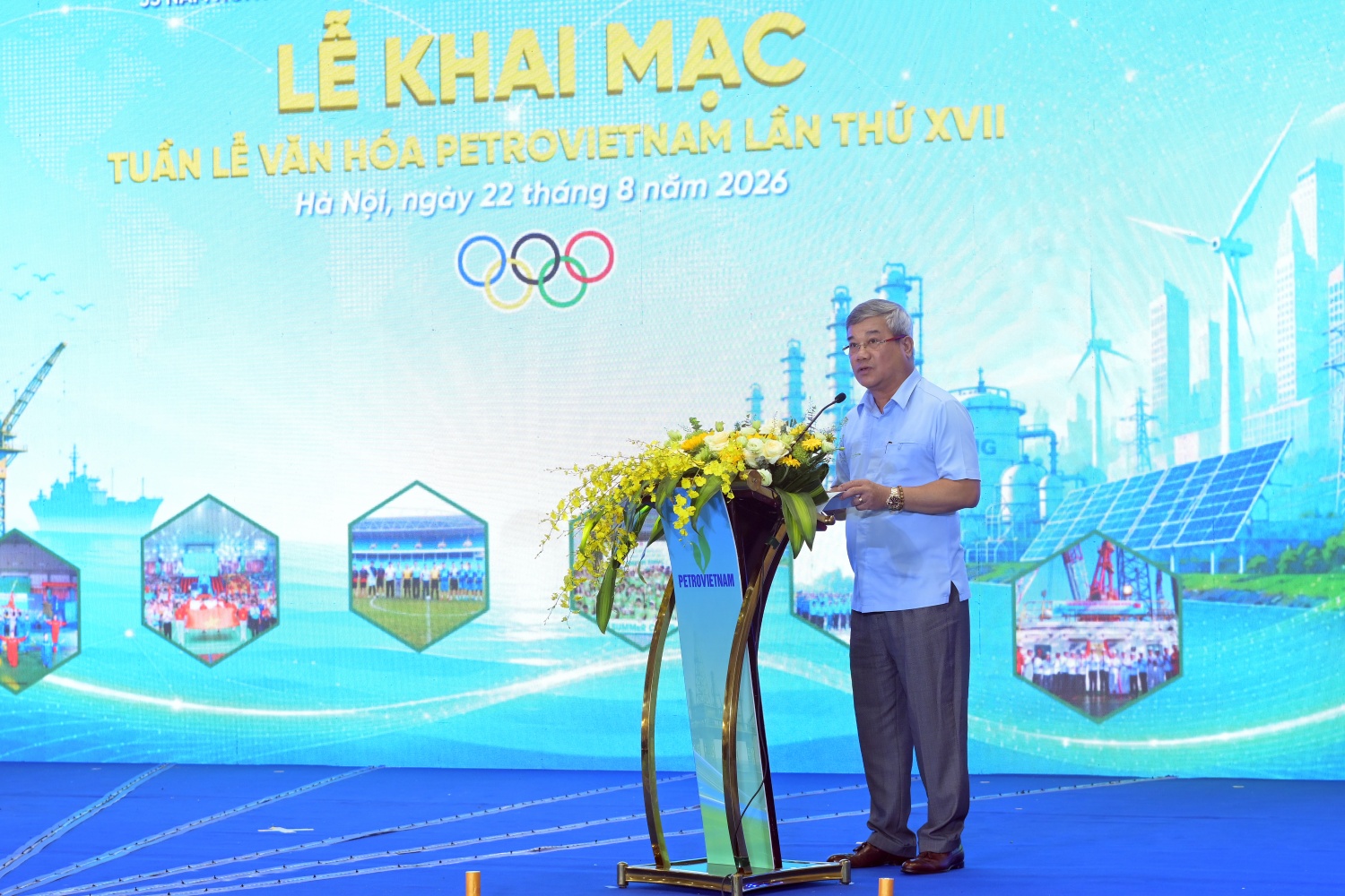 Phó Tổng Giám đốc PETROVIETNAM Đỗ Chí Thanh khẳng định, trong giai đoạn phát triển mới, Tuần lễ Văn hóa càng có ý nghĩa trong việc kết nối các thế hệ, lan tỏa những giá trị tốt đẹp và tạo động lực để mỗi người lao động cùng đóng góp vào hành trình phát triển của Tập đoàn.