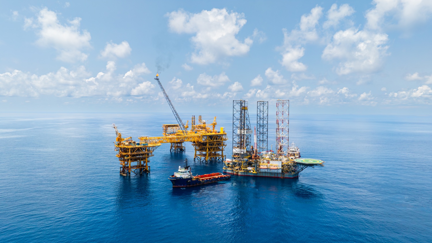 Qua 51 năm, PETROVIETNAM từng bước hình thành chuỗi hoạt động gồm công nghiệp khí, điện, chế biến dầu khí, hóa dầu, phân bón và dịch vụ kỹ thuật chất lượng cao.